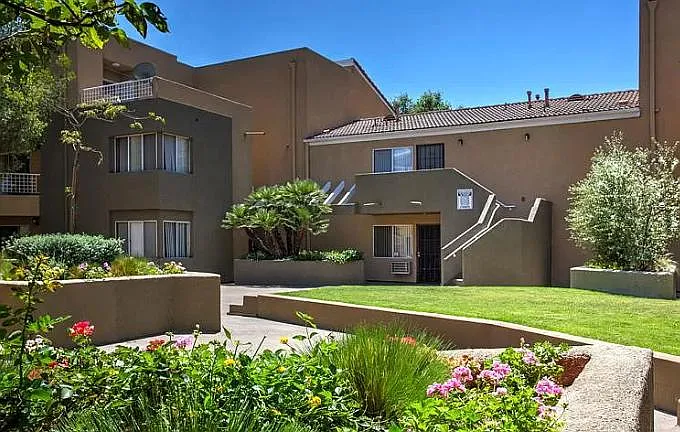 Paramount Villas Aparments — Photo 11