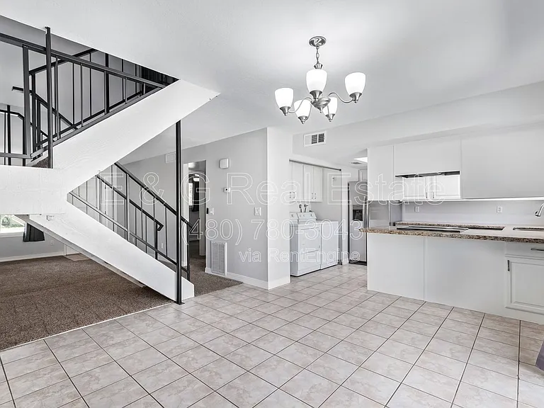 3905 S Mill Ave — Photo 6