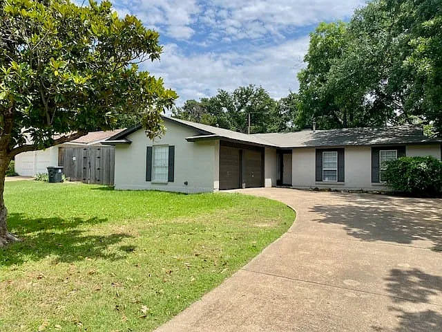 2714 Buffalo Dr — Photo 3