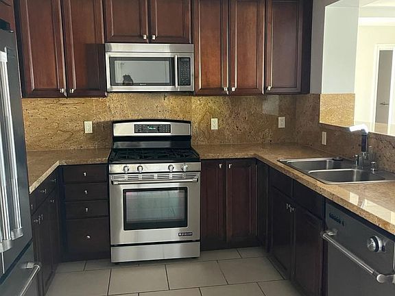 3rd image of 8866 Alcott St