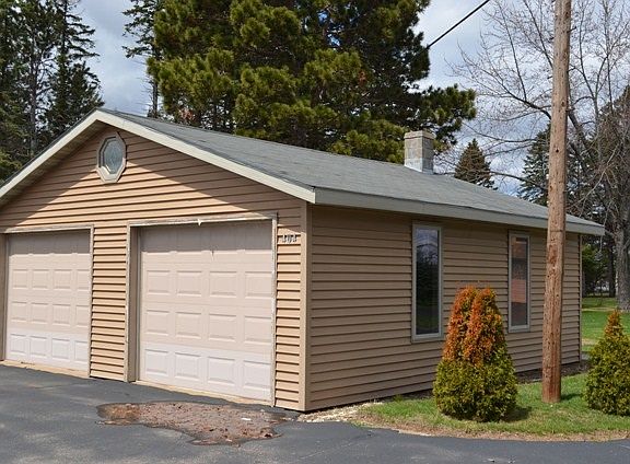 2nd image of 153214 Shoreland Ln