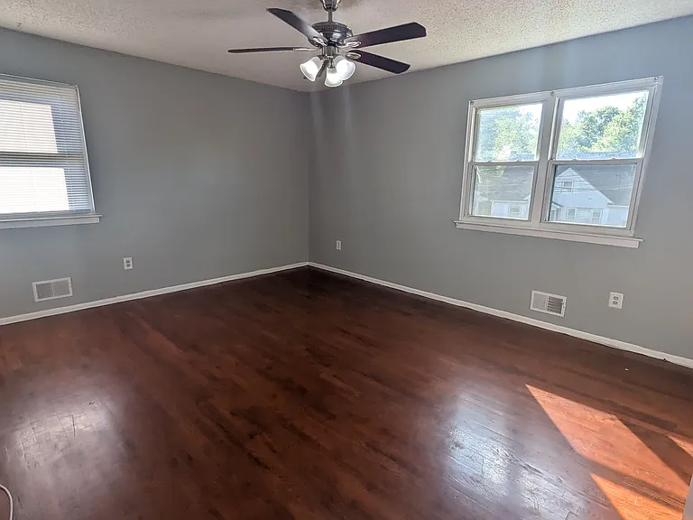 802 Riverbend Dr — Photo 15