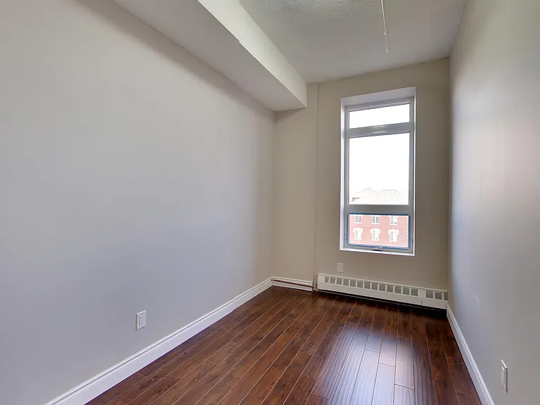 90 Colborne St — Photo 8