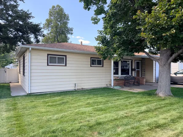 1216 Missouri Ave, Alliance, NE 69301