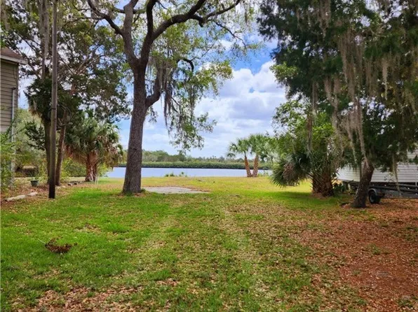 1585 S Wallace Point, Crystal River, FL 34429