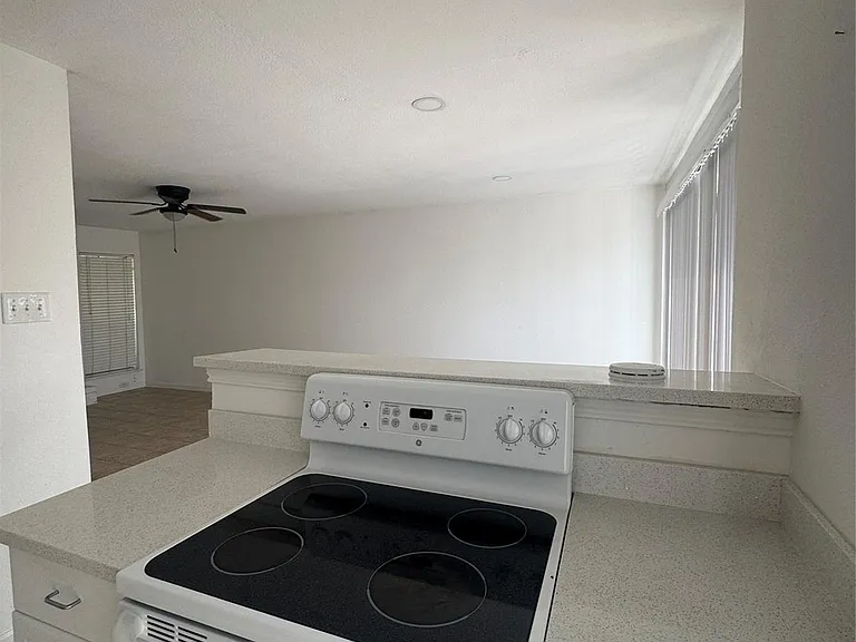 6645 Wanda Ln — Photo 8