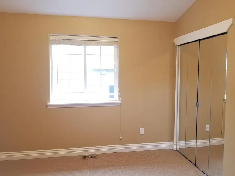 3rd bedroom - 2nd level