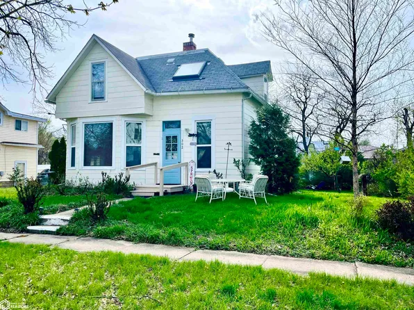 302 S Court St, Fairfield, IA 52556