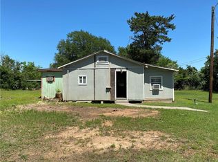 4400 Sandy Point Rd, Bryan, TX 77807