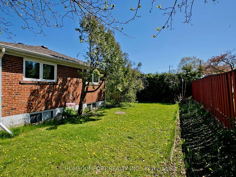 19 Oldborough Cir #SEMI BASEMENT — Photo 18