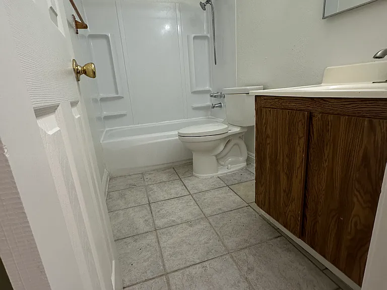 1064 Waters Ave #3 — Photo 9