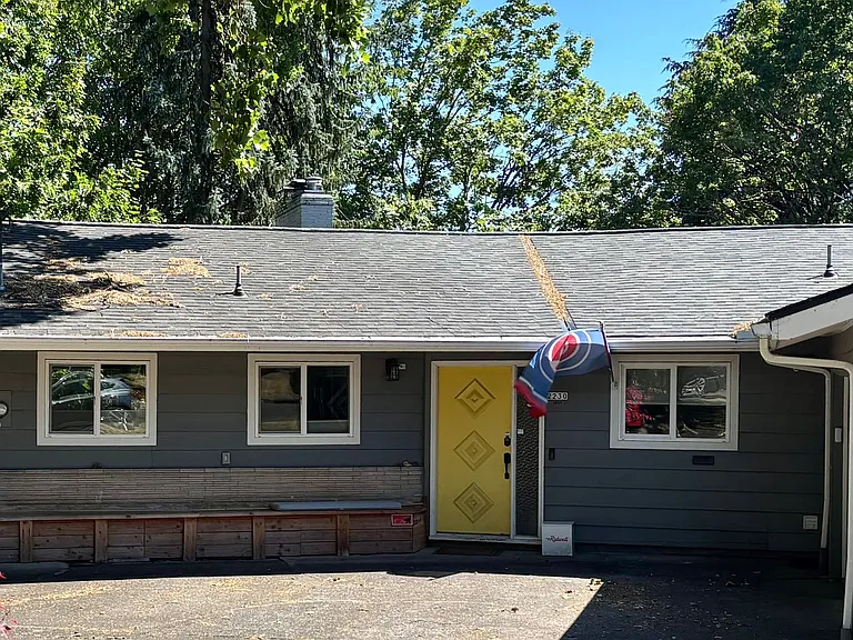 2230 SW Caldew St — Photo 2