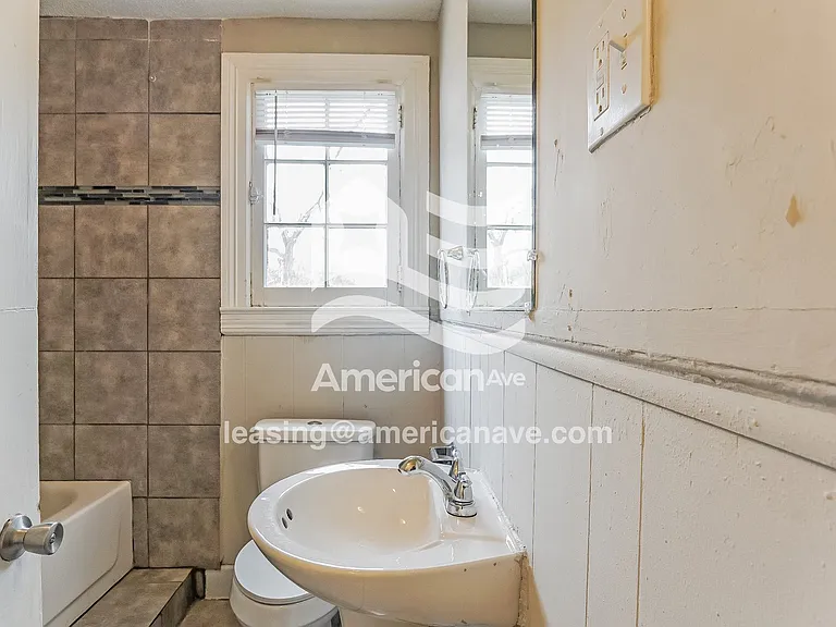 392916_011_wm_-_main_bathroom_13574075.jpg
