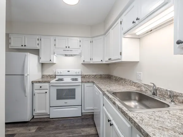 400 W Genesee St, Chittenango, NY 13037