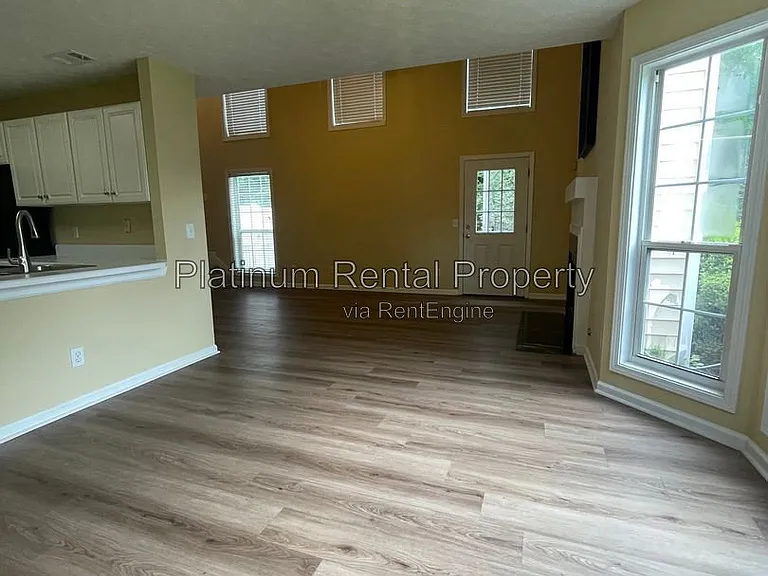 810 Camelon Ct — Photo 11