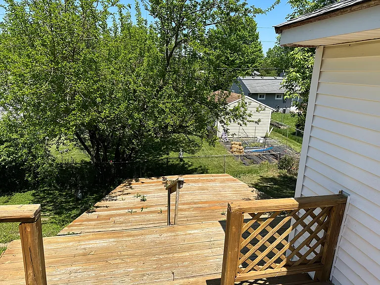 2525 E Dorothy Ln — Photo 9
