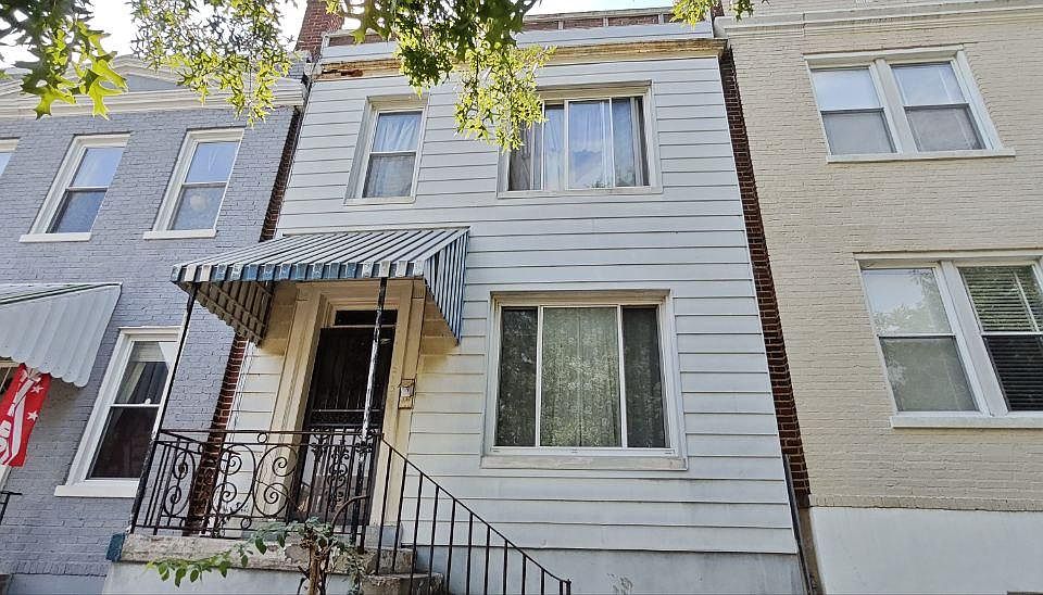 1st image of 213 Bryant St NE