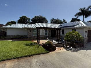 566 Cypress Way E, Naples, FL 34110
