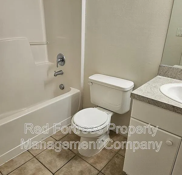 5202 30th St SW — Photo 6