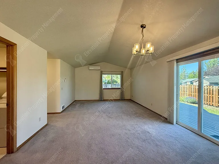 3092 NE Tahoe Ct — Photo 9