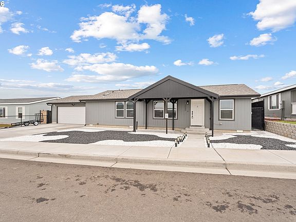 3rd image of 3033 SW Terrace Dr