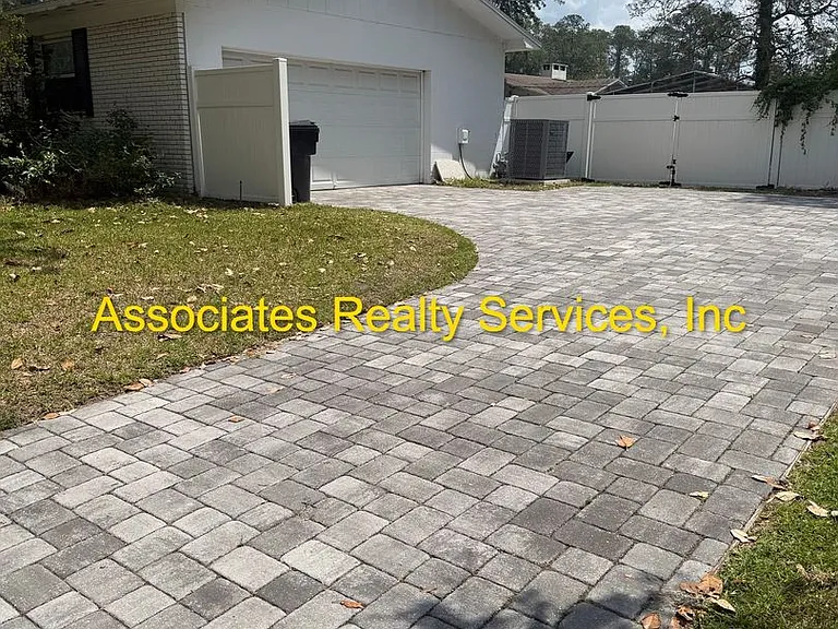 4521 NW 20th Pl — Photo 34