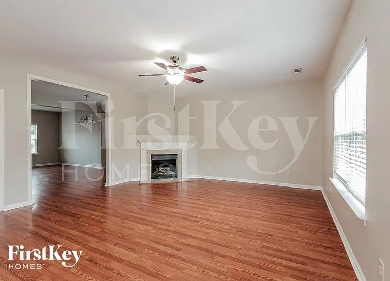706 Perth Dr — Photo 5