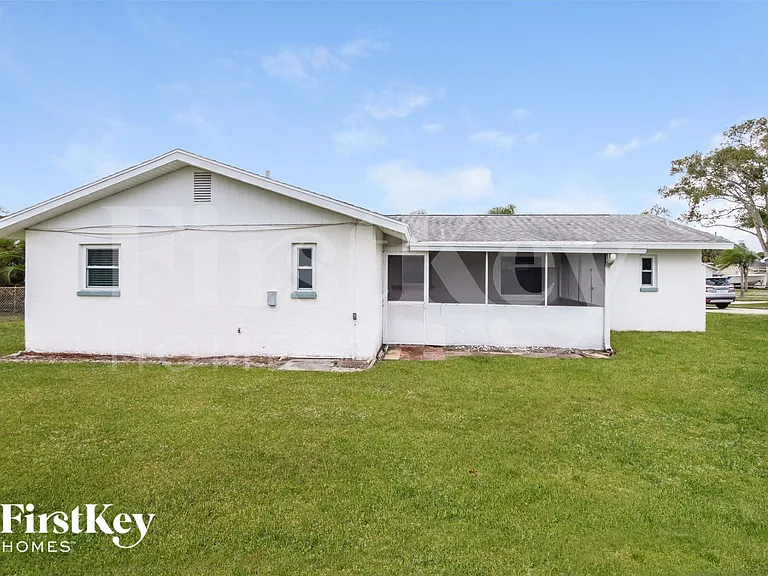 525 Sacre Coeur Dr — Photo 14