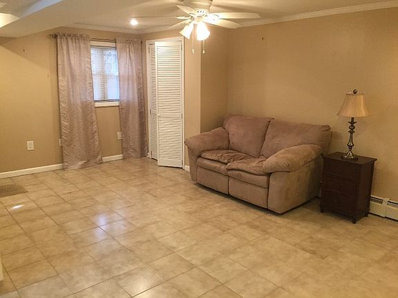 5th image of 1016 Clarence Ave