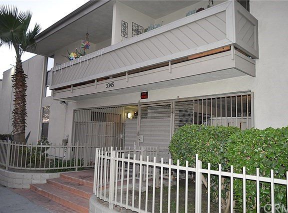 3rd image of 3345 Santa Fe Ave APT 27