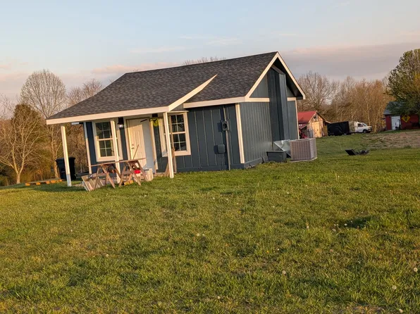 8084 New Harmony Rd, Pikeville, TN 37367