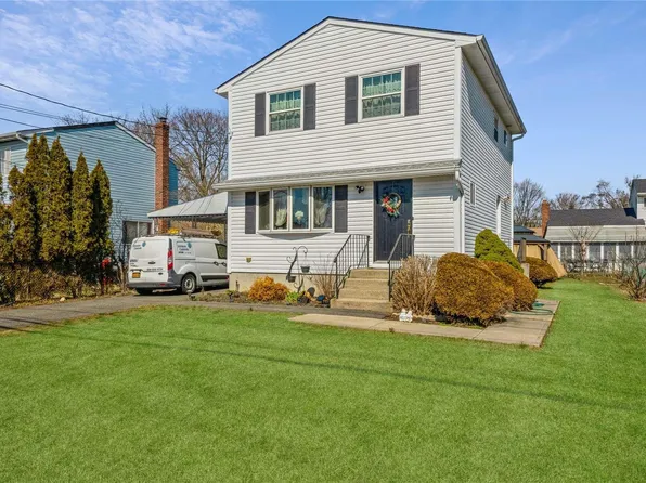57 Cedar Road, Amityville, NY 11701