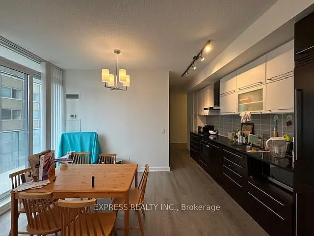770 Bay St #2 — Photo 6