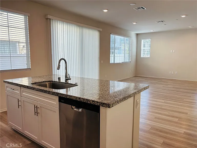 40472 Melrose Dr — Photo 8