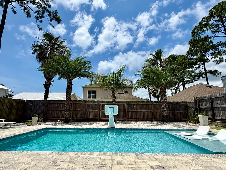 315 Pinetree Dr #1 — Photo 17