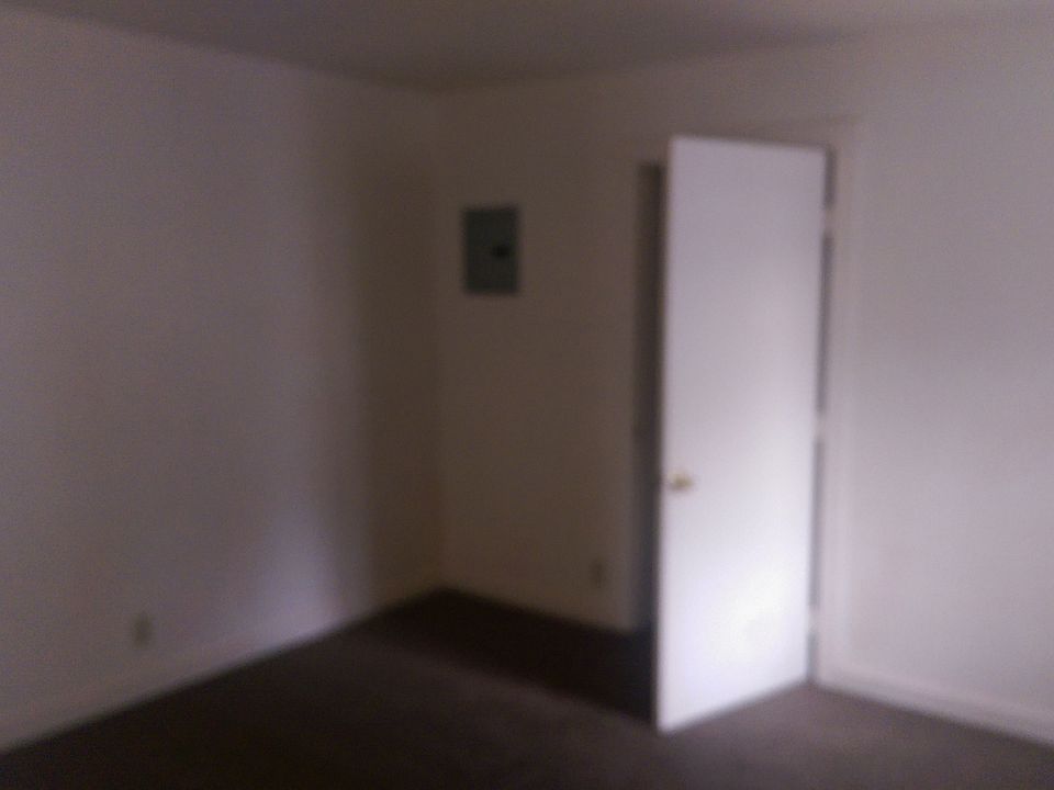 2nd image of 104 4th St APT F