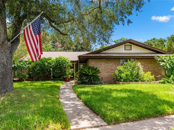 1716 Lawndale Dr, Kingsville, TX 78363