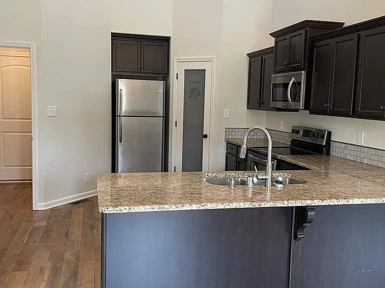 384 Johnson Dr — Photo 13