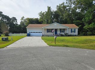 605 Fallow Ct, Sneads Ferry, NC 28460