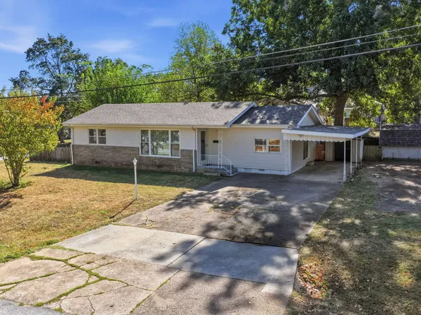 310 E Freeman Street, Bolivar, MO 65613