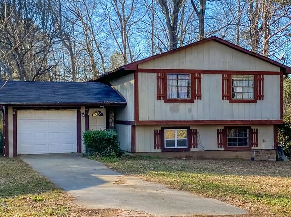 8851 Crestmont Dr