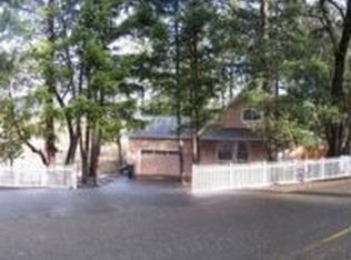 180 Raymond St, Cave Junction, OR 97523