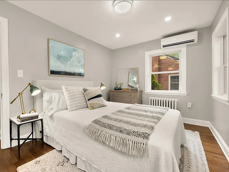 907 Varnum St NE — Photo 11