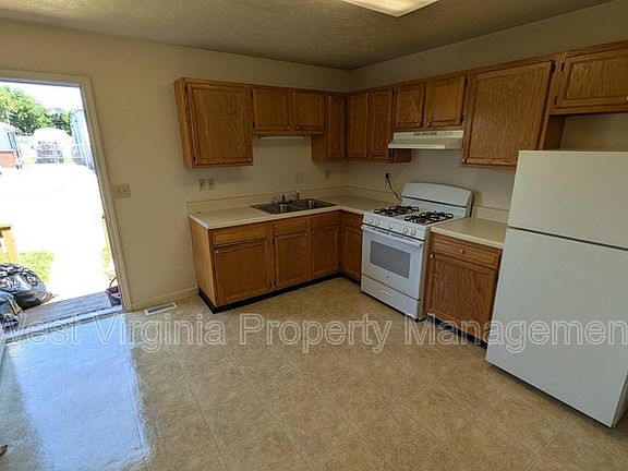 3rd image of 1123 24th St #1123B