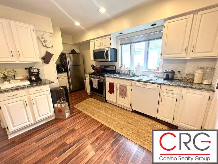 22 Chipman St #2 — Photo 9