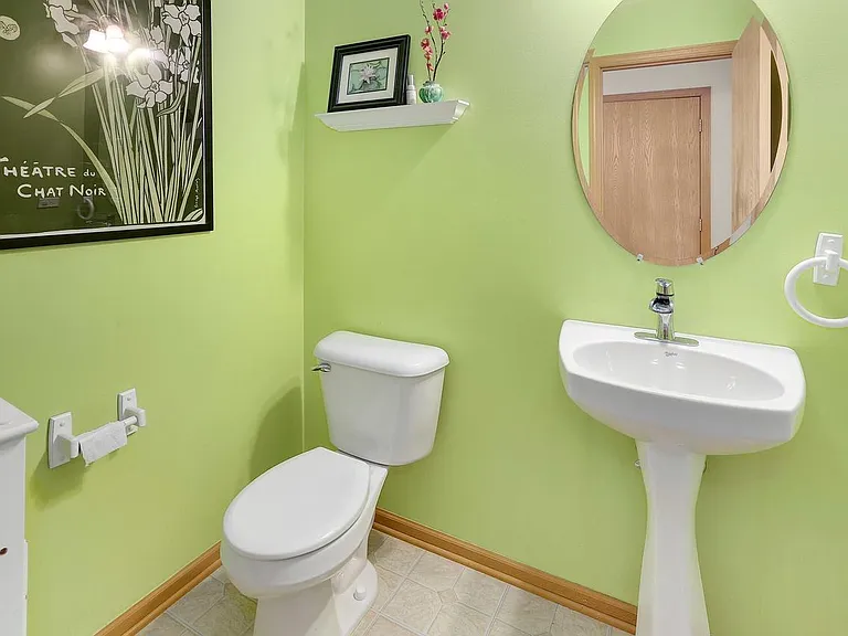 2096 Grayhawk Dr — Photo 2