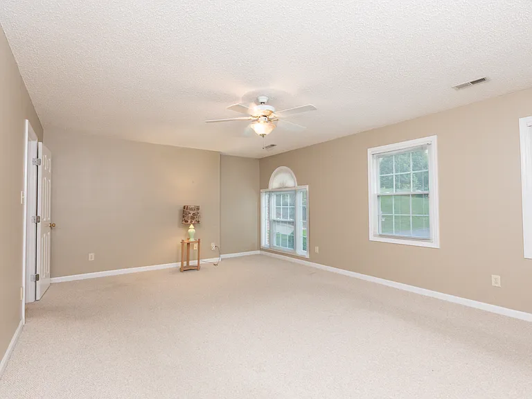1400 Autumn Ridge Dr — Photo 19