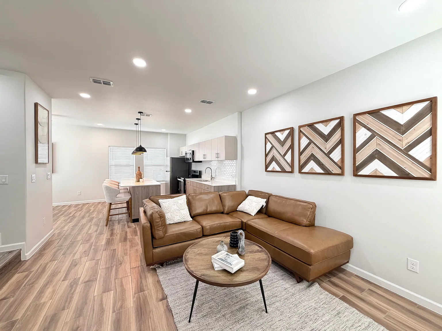 3 bed, 1412 sqft, $1,745 — Photo 3