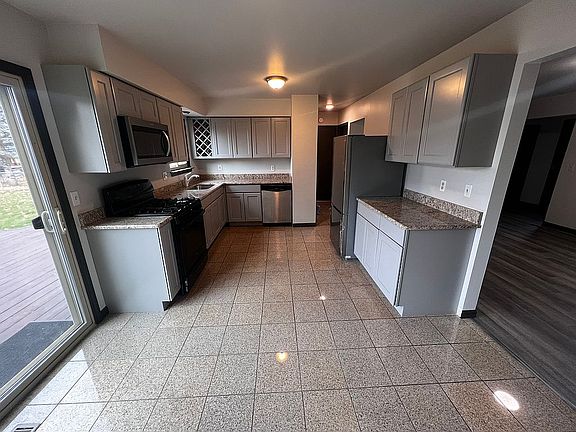 4th image of 43608 Geri Dr