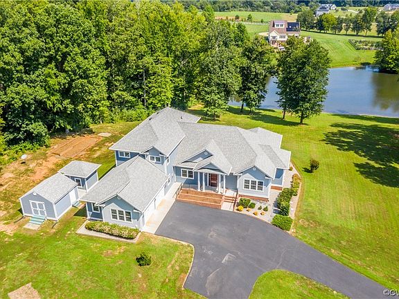 3rd image of 3405 Lake Pines Pl